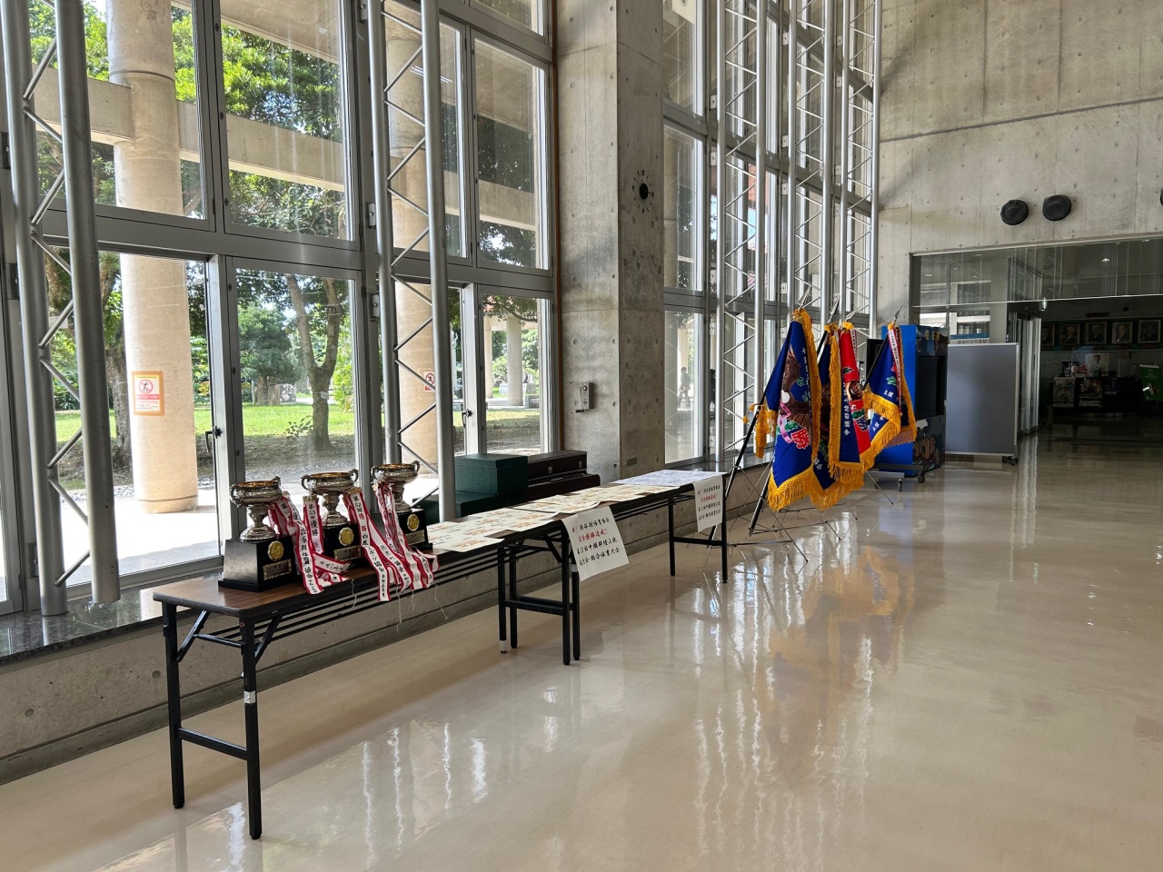 優勝旗ロビー展示